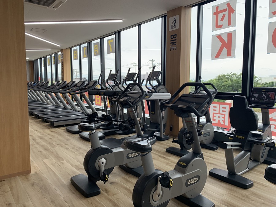 夏に向けて体を絞りたい!鍛えたい方におすすめ💪「ホリデイスポーツクラブ 半田店」 RadiChubuラジチューブ 夏に向けて体を絞りたい!鍛えたい方におすすめ💪「ホリデイスポーツクラブ 半田店」 RadiChubuラジチューブ
